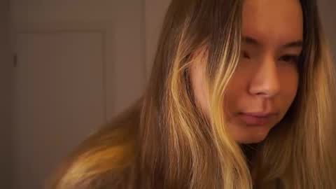 Elizabeth online show from 09-18-25, 06:43