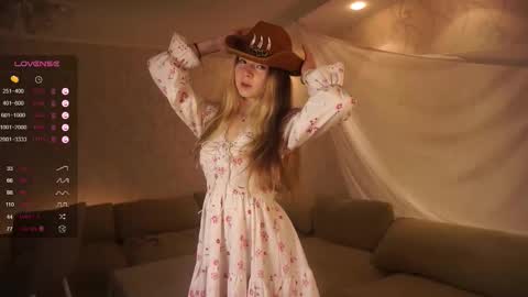 Elizabeth online show from 10-03-25, 04:37