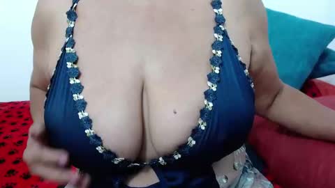 ElizabethMiler online show from 05-06-26, 02:08
