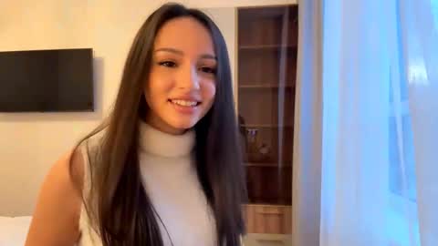 Mia online show from 12-22-25, 12:02