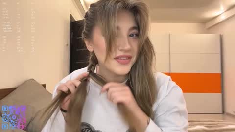 Mia online show from 02-24-26, 05:33