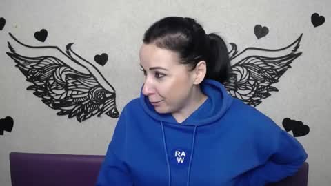 Snapshot of elizabethsho chatting on 11-19-25, 06:08 ElizabethSho online show from 11-19-25, 06:08