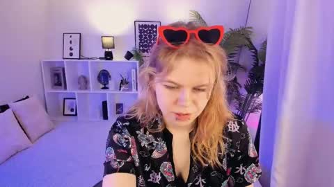 Elizabeth online show from 05-07-26, 05:24