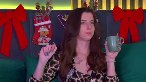 Snapshot of elizabetwilsoon chatting on 01-10-25, 07:21 Elizabet online show from 01-10-25, 07:21