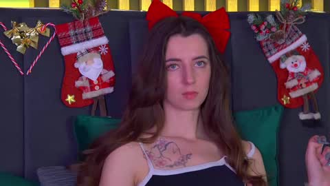 Snapshot of elizabetwilsoon chatting on 01-11-25, 04:27 Elizabet online show from 01-11-25, 04:27