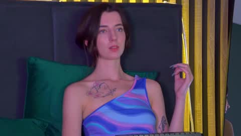 Snapshot of elizabetwilsoon chatting on 01-15-25, 02:24 Elizabet online show from 01-15-25, 02:24