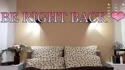 Snapshot of elizavetta_miller chatting on 02-19-25, 04:22 Lisa online show from 02-19-25, 04:22