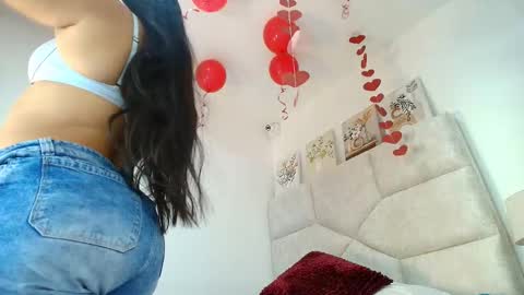 Snapshot of elizawiliamst chatting on 02-15-26, 01:31 Eliza online show from 02-15-26, 01:31