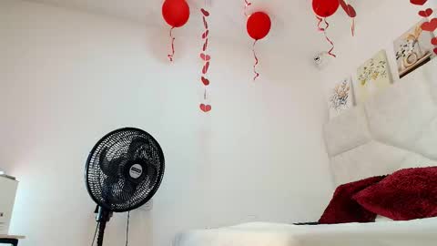 Snapshot of elizawiliamst chatting on 02-28-26, 11:55 Eliza online show from 02-28-26, 11:55