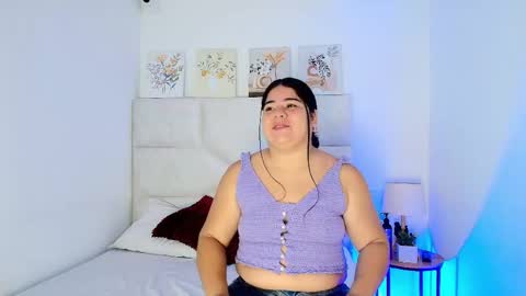 Snapshot of elizawiliamst chatting on 04-25-26, 11:57 Eliza online show from 04-25-26, 11:57