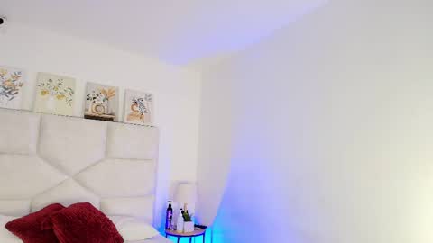 Snapshot of elizawiliamst chatting on 05-14-26, 11:50 Eliza online show from 05-14-26, 11:50