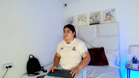 Snapshot of elizawiliamst chatting on 05-23-26, 11:47 Eliza online show from 05-23-26, 11:47