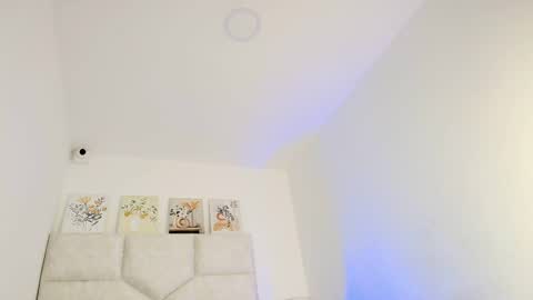 Snapshot of elizawiliamst chatting on 05-26-26, 12:01 Eliza online show from 05-26-26, 12:01
