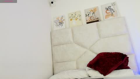 Snapshot of elizawiliamst chatting on 05-30-26, 12:35 Eliza online show from 05-30-26, 12:35