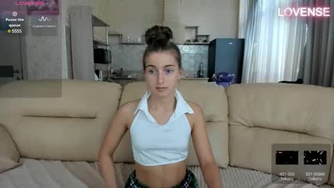 Eliz                               online show from 03-04-25, 09:07