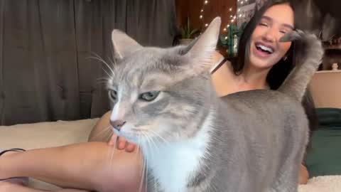 Snapshot of ella2sweet chatting on 04-16-26, 02:07 Ella online show from 04-16-26, 02:07