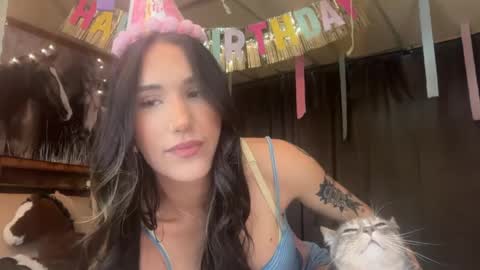 Snapshot of ella2sweet chatting on 04-23-26, 02:19 Ella online show from 04-23-26, 02:19