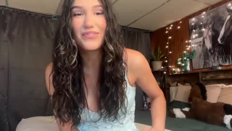 Snapshot of ella2sweet chatting on 05-12-26, 02:25 Ella online show from 05-12-26, 02:25