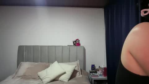 Ella  online show from 04-23-26, 05:41