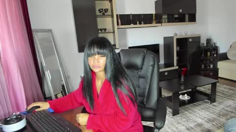 Ella online show from 04-07-26, 08:26