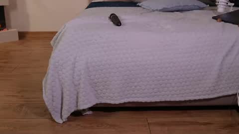 Snapshot of ella_twinkle chatting on 01-24-25, 10:30 Ella online show from 01-24-25, 10:30