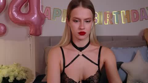 Snapshot of ella_twinkle chatting on 03-02-25, 08:07 Ella online show from 03-02-25, 08:07