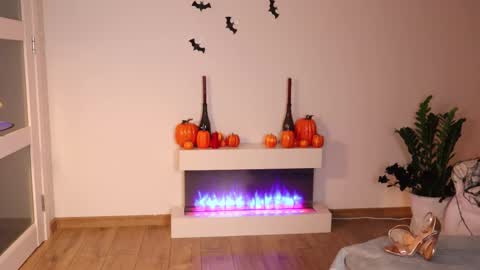 Snapshot of ella_twinkle chatting on 10-26-25, 07:42 Ella online show from 10-26-25, 07:42