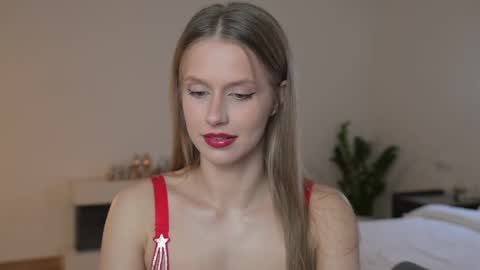 Ella online show from 06-04-26, 06:47