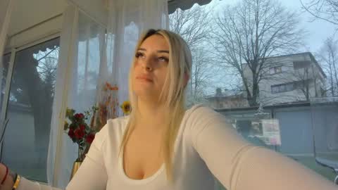 ella_vee online show from 03-31-26, 04:35
