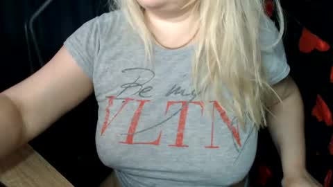 Snapshot of ellabella36dd chatting on 07-09-26, 10:03 IsaBella online show from 07-09-26, 10:03