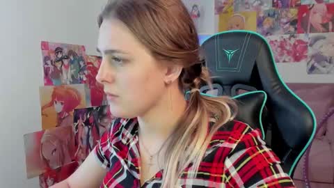 Snapshot of ellabells chatting on 03-30-26, 12:28 EllaBells online show from 03-30-26, 12:28