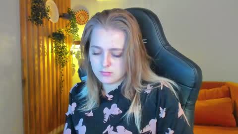 EllaBells online show from 05-02-26, 05:12