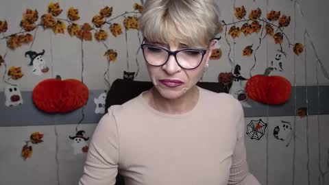 EllaBonito online show from 11-13-25, 06:45