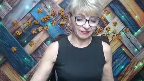 EllaBonito online show from 11-24-25, 06:46