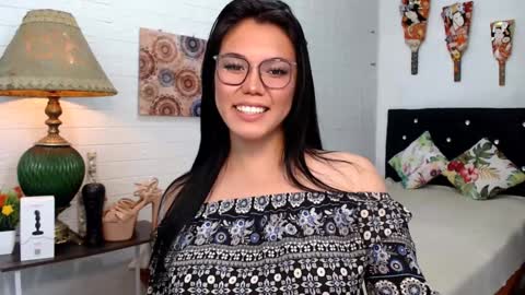 Snapshot of ellahollywood1818 chatting on 12-04-24, 04:05 CINDERELLA online show from 12-04-24, 04:05