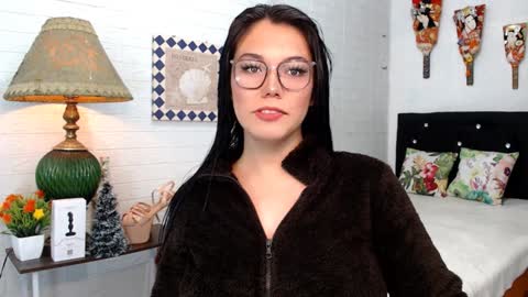 Snapshot of ellahollywood1818 chatting on 12-09-24, 09:06 CINDERELLA online show from 12-09-24, 09:06