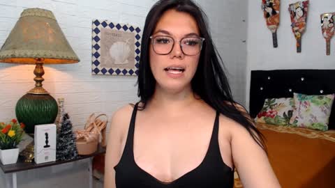 Snapshot of ellahollywood1818 chatting on 01-14-25, 05:40 CINDERELLA online show from 01-14-25, 05:40