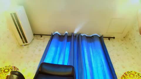 Snapshot of ellajanes chatting on 09-09-25, 05:34 ellajanes online show from 09-09-25, 05:34