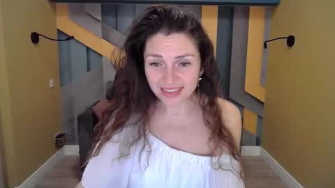 Snapshot of ellalongs chatting on 12-15-24, 04:04 EllaLongs online show from 12-15-24, 04:04