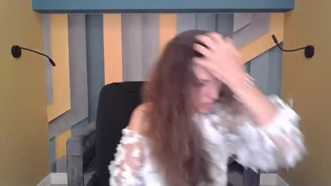 Snapshot of ellalongs chatting on 09-17-25, 11:34 EllaLongs online show from 09-17-25, 11:34