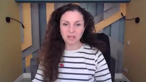 Snapshot of ellalongs chatting on 10-15-25, 11:32 EllaLongs online show from 10-15-25, 11:32