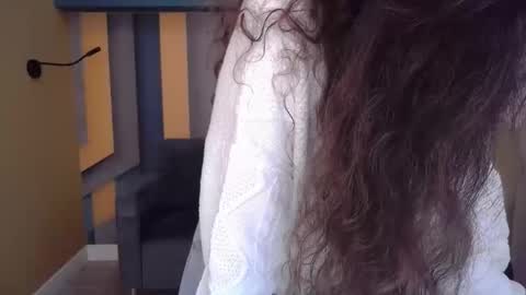 EllaLongs online show from 12-22-25, 12:35