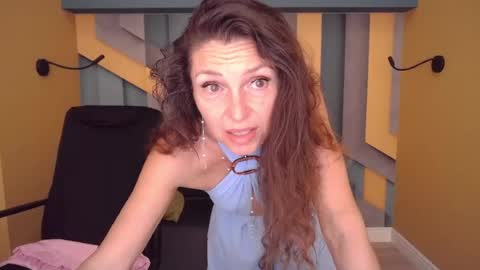 Snapshot of ellalongs chatting on 06-29-26, 11:32 EllaLongs online show from 06-29-26, 11:32