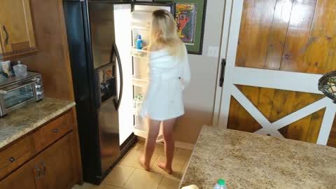 ellalowe online show from 04-01-26, 11:57