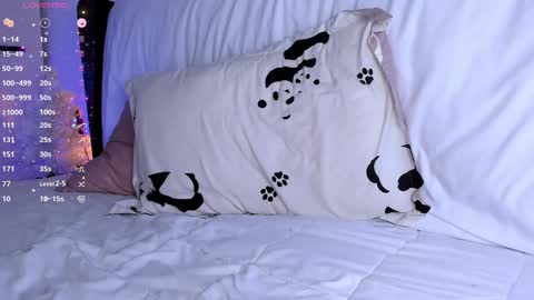 Snapshot of ellamilano chatting on 01-08-25, 10:06 Ella online show from 01-08-25, 10:06