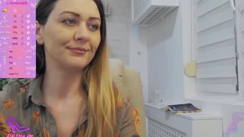 Snapshot of ellamilf chatting on 01-23-25, 03:43 online show from 01-23-25, 03:43