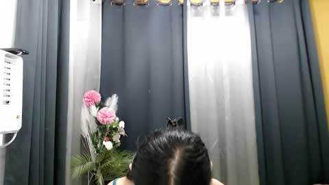 ELLA online show from 05-20-26, 02:12