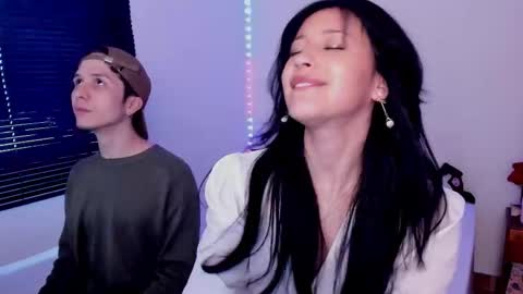 Snapshot of ellancain chatting on 10-28-25, 04:53 Ella and Cain online show from 10-28-25, 04:53