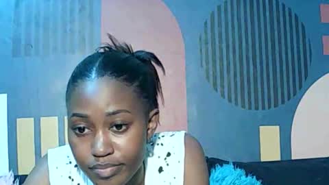 Ellanda Dolly online show from 12-02-25, 07:42