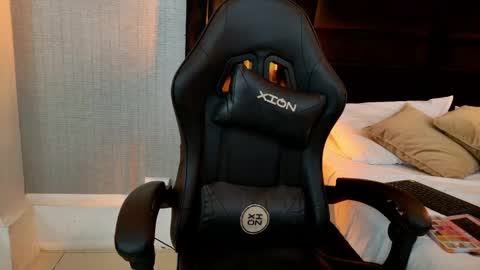 Ella Sanders online show from 04-18-26, 12:36